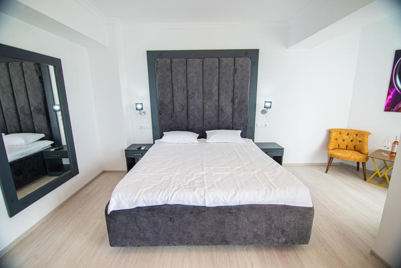 Alessio Hotel Residence Костінешть Екстер'єр фото
