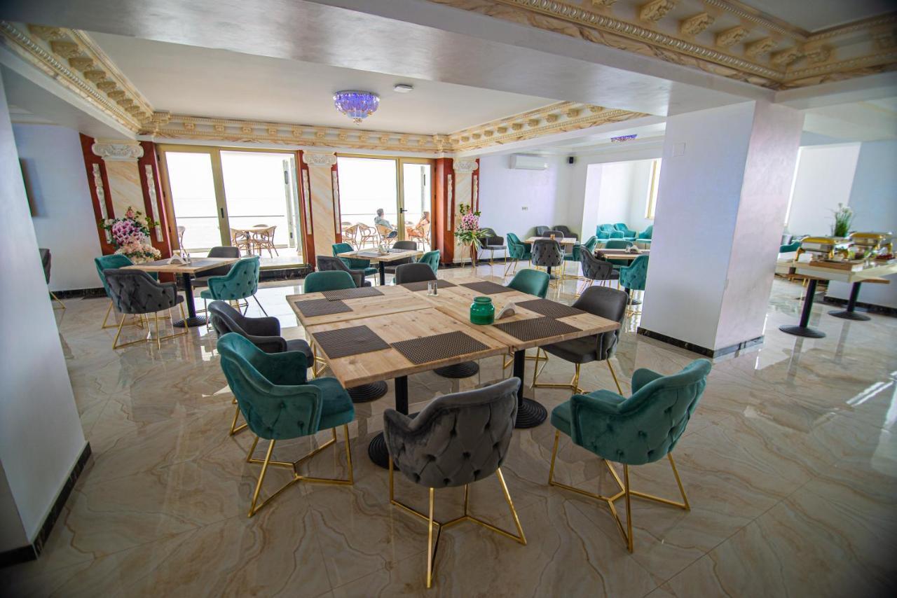 Alessio Hotel Residence Костінешть Екстер'єр фото