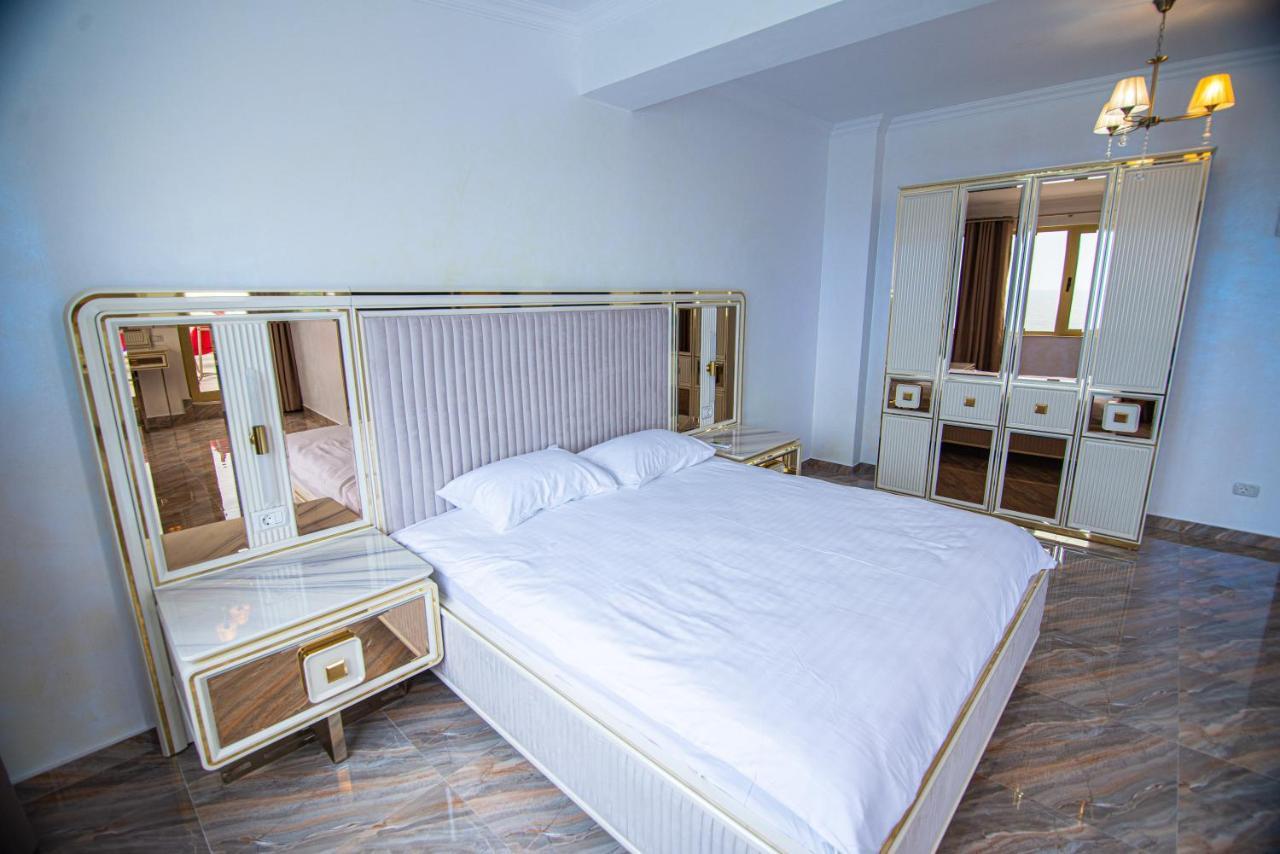 Alessio Hotel Residence Костінешть Екстер'єр фото
