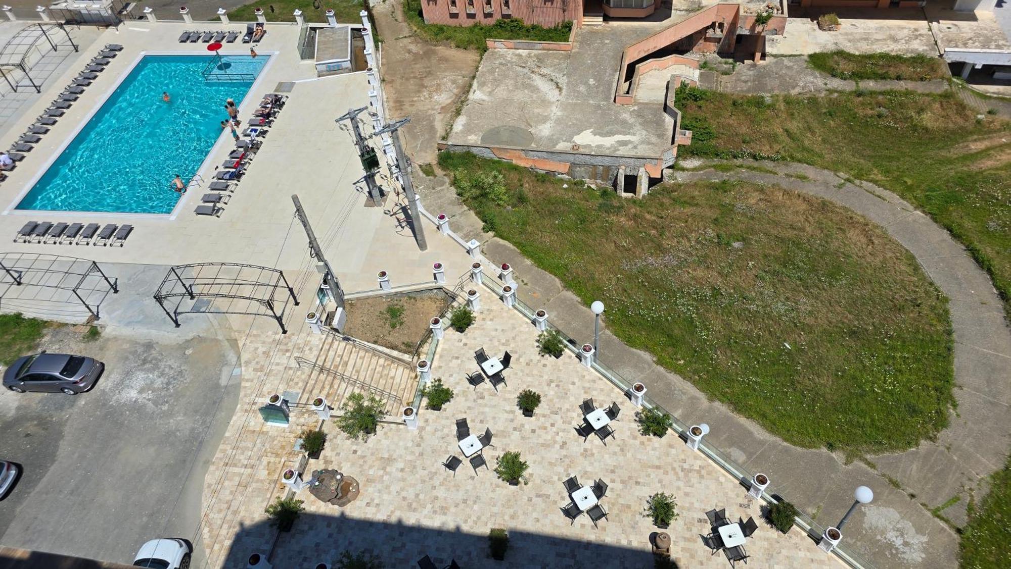 Alessio Hotel Residence Костінешть Екстер'єр фото